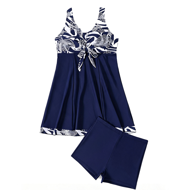 Elegant badekjole med blomstermønster og shorts for damer