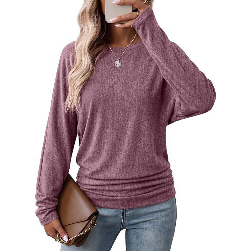 Avslappet og løs genser for kvinner med rund hals, lange ermer, droppede skuldre, batwing-ermer og rynket design på sidene