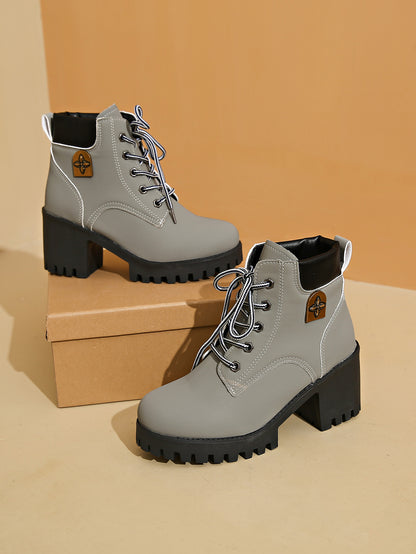 🔥【35-42】 👢✨2025 Høstens nyhet: Ankelstøvler med tykke hæler og plattformer – retro snørestil for kvinner