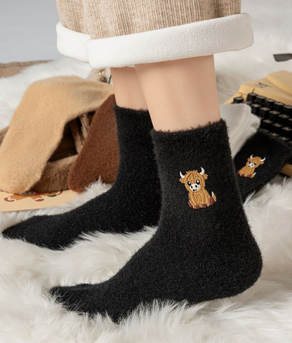 🔥Søte og varme damesokker med Highland-ku-broderi, ekstra tykke