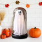 Halloween-dekorasjon: Lysende spøkelse i glasskuppel