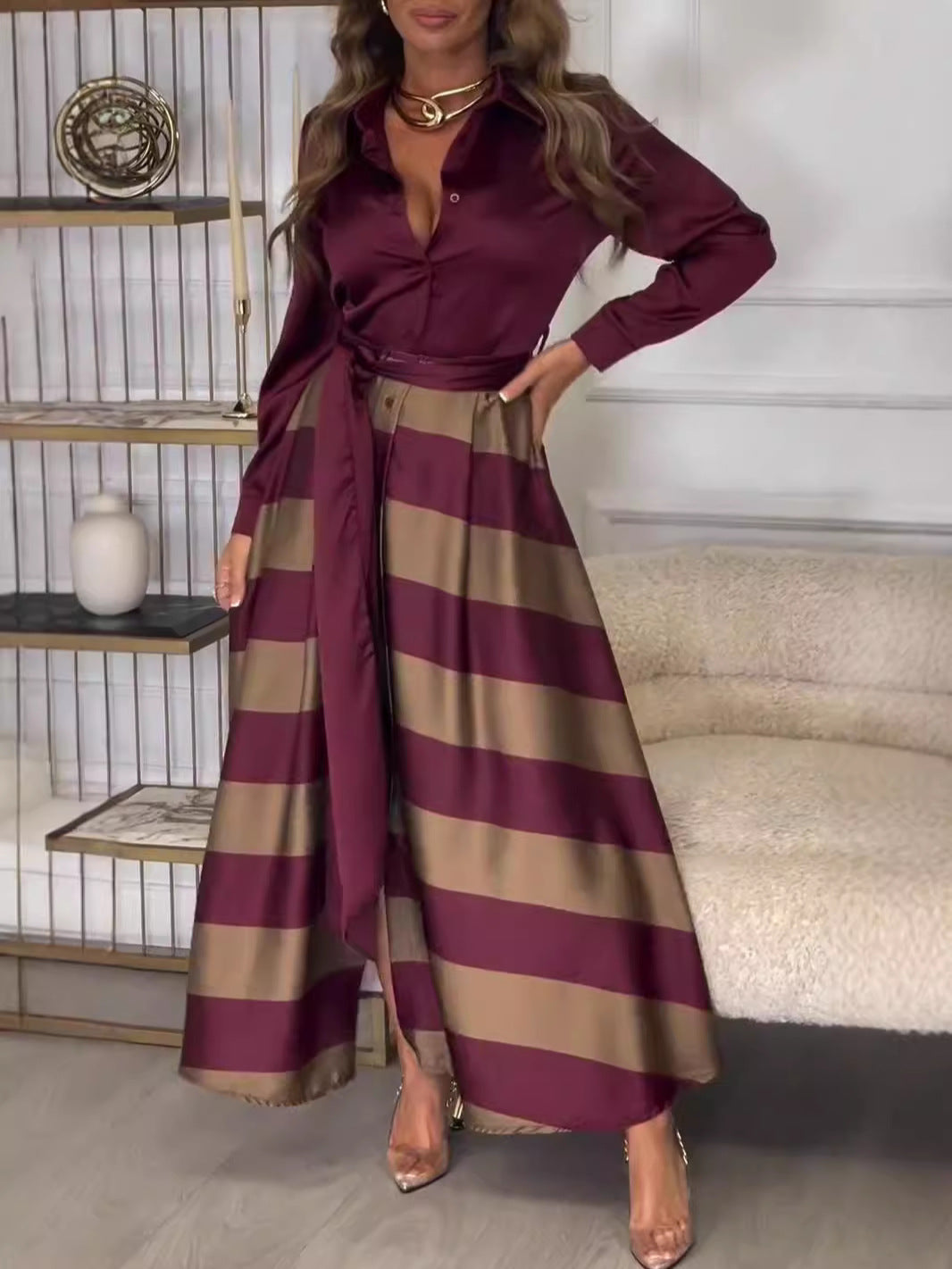 Elegant kjole med trykte stropper