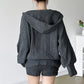 Trendy 2-delt sett med strikket hettegenser og shorts for kvinner