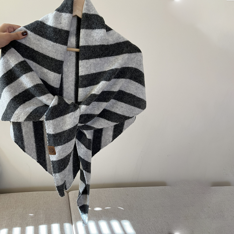 🧣Moteaktig trekantet sjal til kvinner
