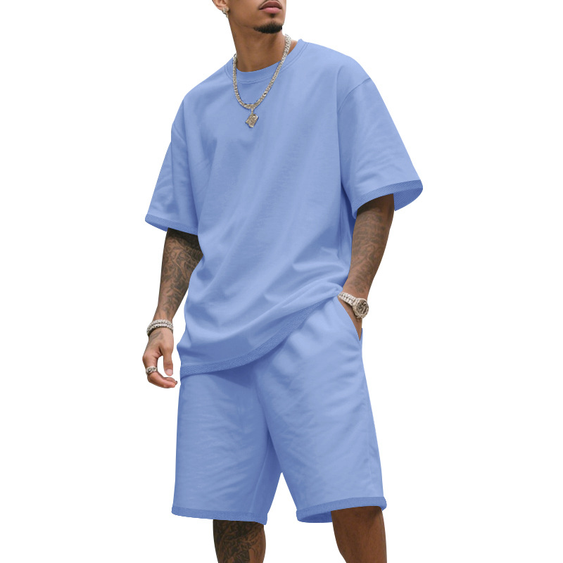 Casual to-delt sett med T-skjorte og shorts for menn
