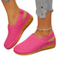 Perforerte kilehæl-slingback-sandaler for kvinner