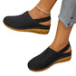 Perforerte kilehæl-slingback-sandaler for kvinner