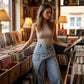 ⏳Tidsbegrenset tilbud⏰Asymmetriske jeans med vid benåpning for damer – Unikt design i midjen, avslappet passform og allsidig – Perfekt for stilig hverdagsstil og uformelle utflukter 🌿