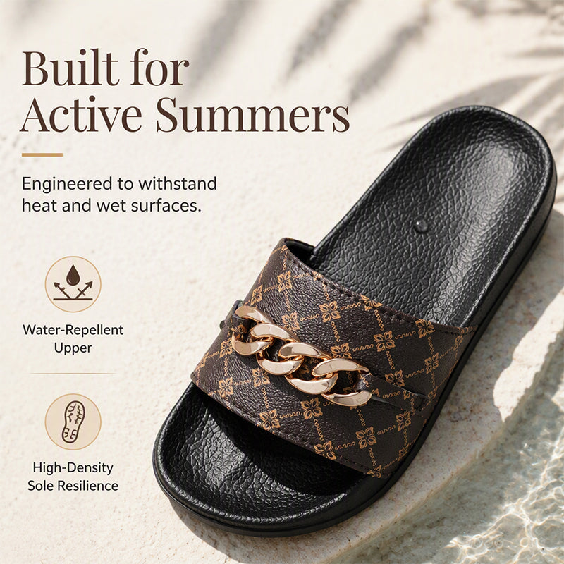 Unisex-sommer-sandaler med monogram og metallkjede