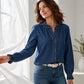 Elegant denimskjorte for kvinner med volang og høy hals