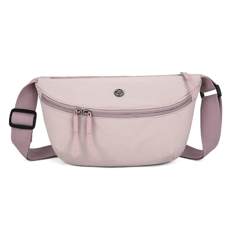 Minimalistisk halvmåne-crossbodyveske