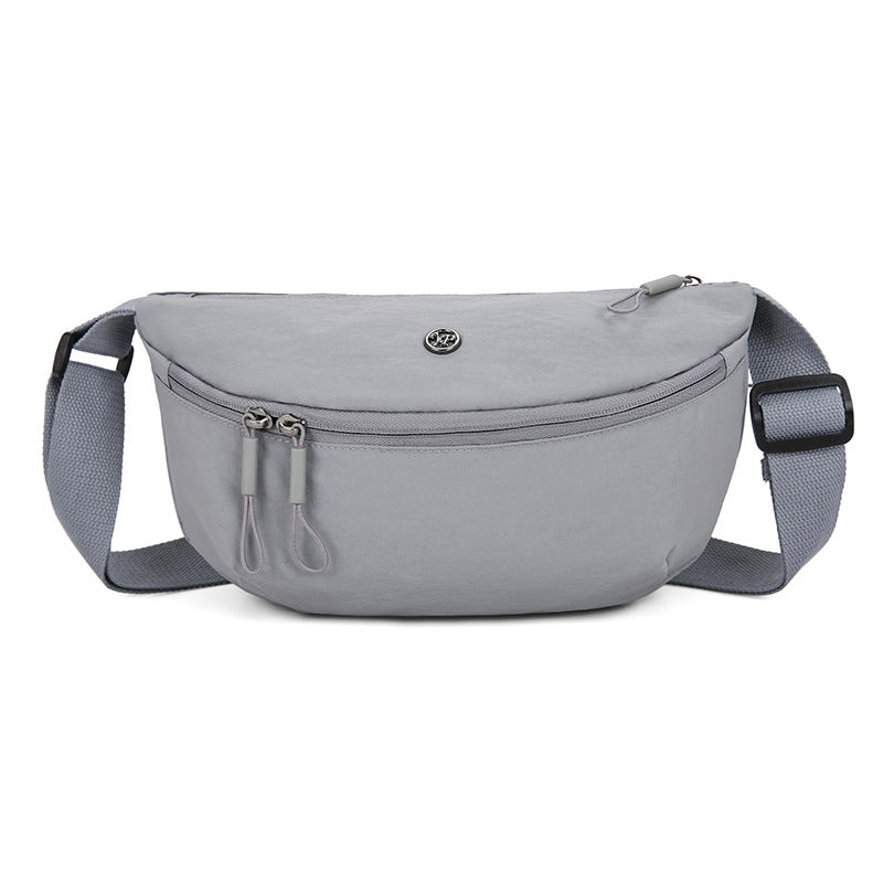 Minimalistisk halvmåne-crossbodyveske