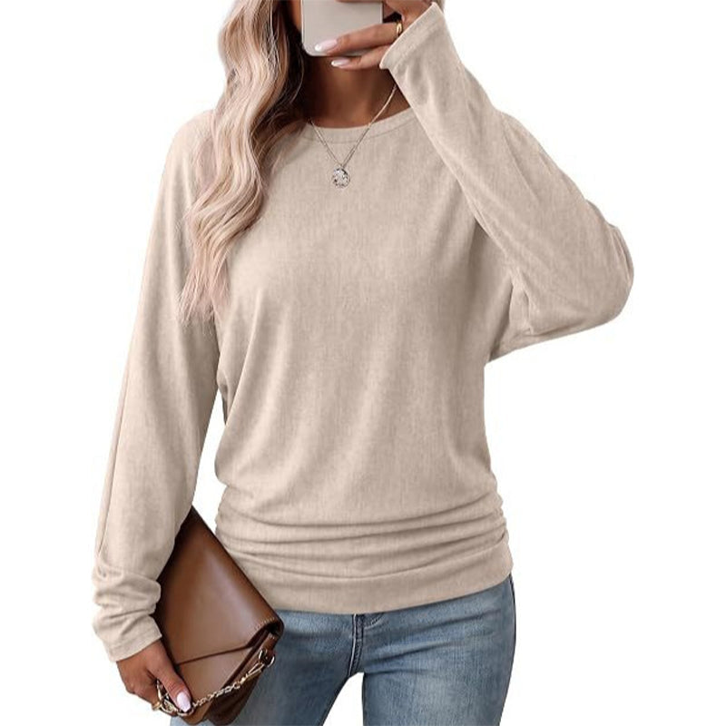 Avslappet og løs genser for kvinner med rund hals, lange ermer, droppede skuldre, batwing-ermer og rynket design på sidene