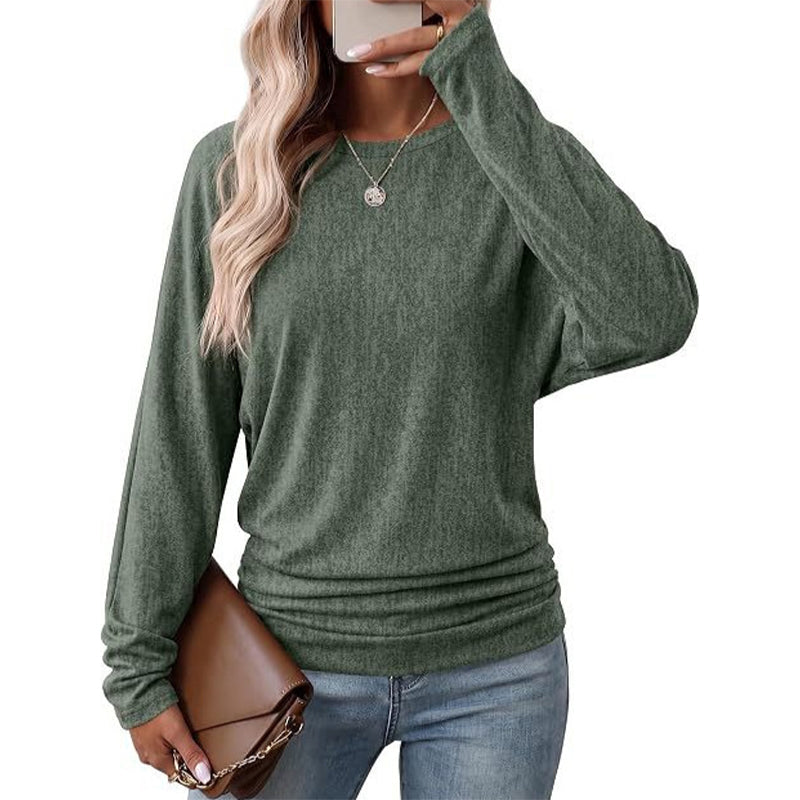 Avslappet og løs genser for kvinner med rund hals, lange ermer, droppede skuldre, batwing-ermer og rynket design på sidene