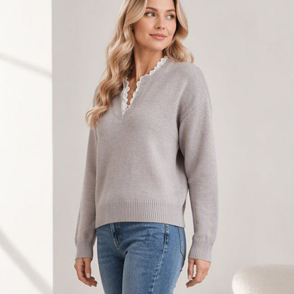 Damegenser med sjalhals og blonderkant