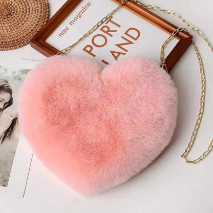 Fluffy skulderveske i hjerteform til valentinsdagen